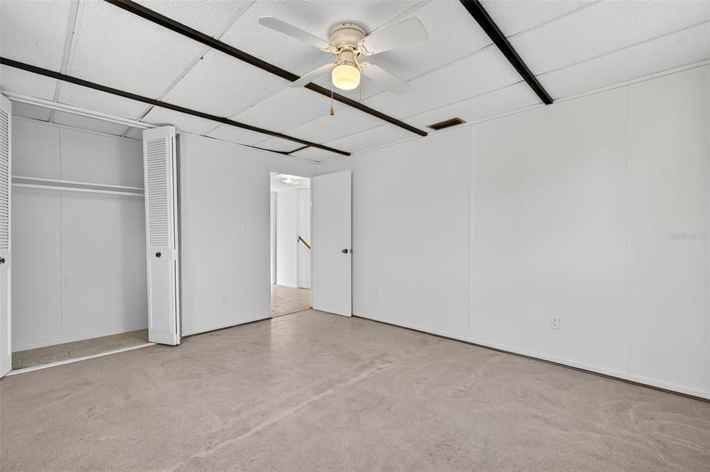 For Sale: $425,000 (5 beds, 2 baths, 1920 Square Feet)