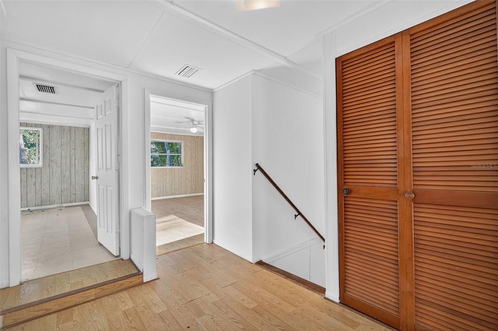 For Sale: $425,000 (5 beds, 2 baths, 1920 Square Feet)