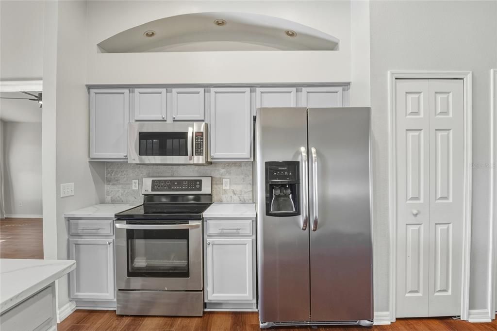 For Sale: $485,000 (3 beds, 2 baths, 1484 Square Feet)