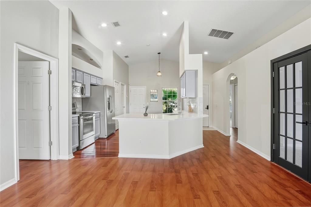 For Sale: $485,000 (3 beds, 2 baths, 1484 Square Feet)