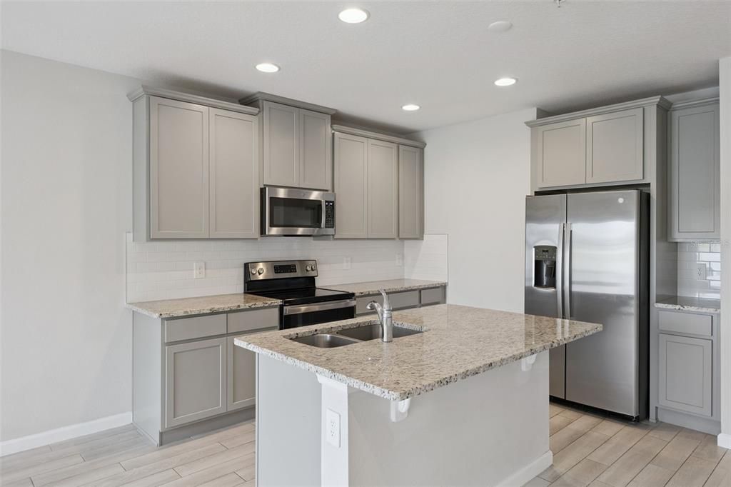 For Rent: $2,300 (3 beds, 2 baths, 1540 Square Feet)