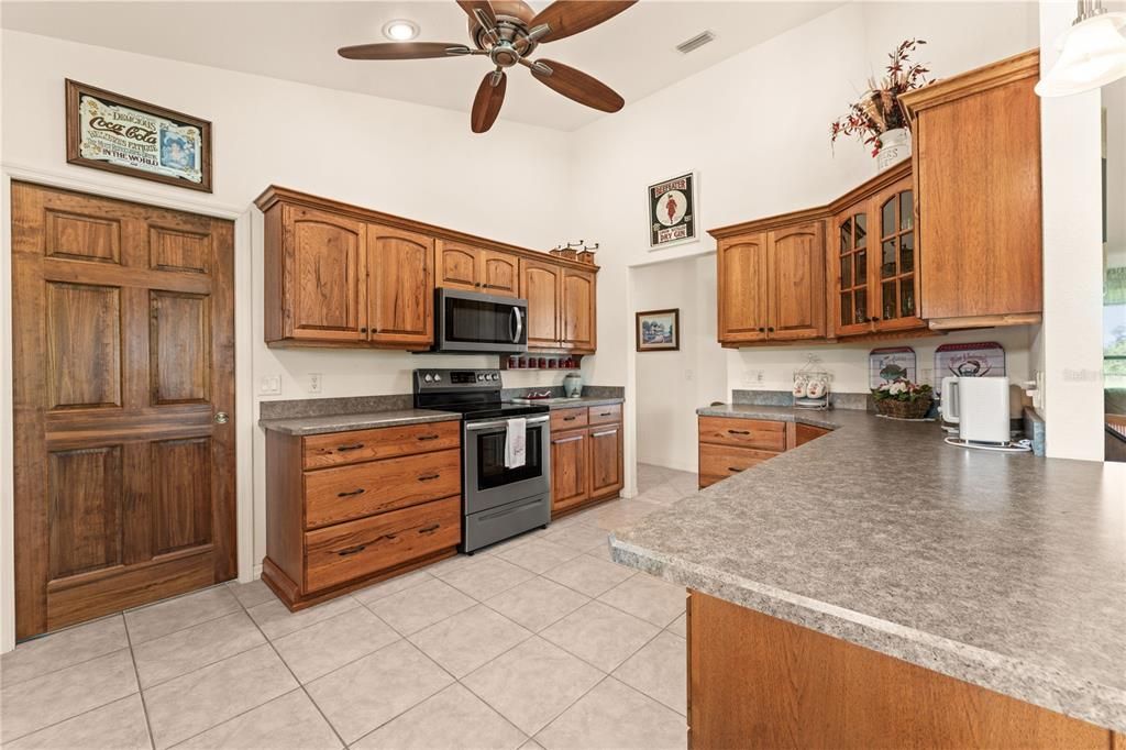 待售: $1,500,000 (3 贝兹, 2 浴室, 1792 平方英尺)