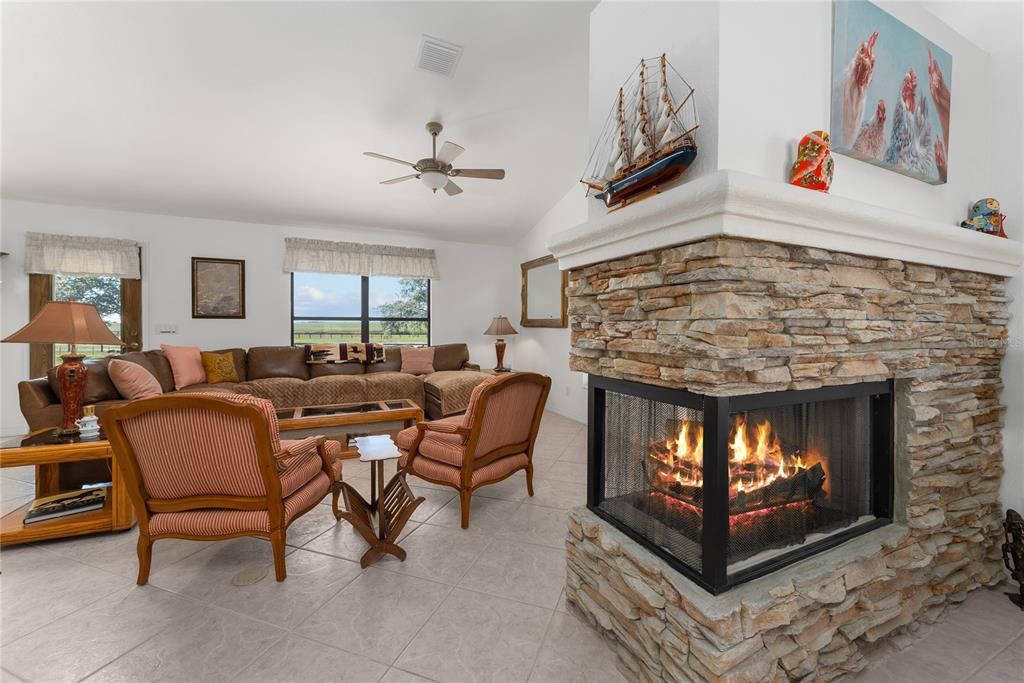 待售: $1,500,000 (3 贝兹, 2 浴室, 1792 平方英尺)