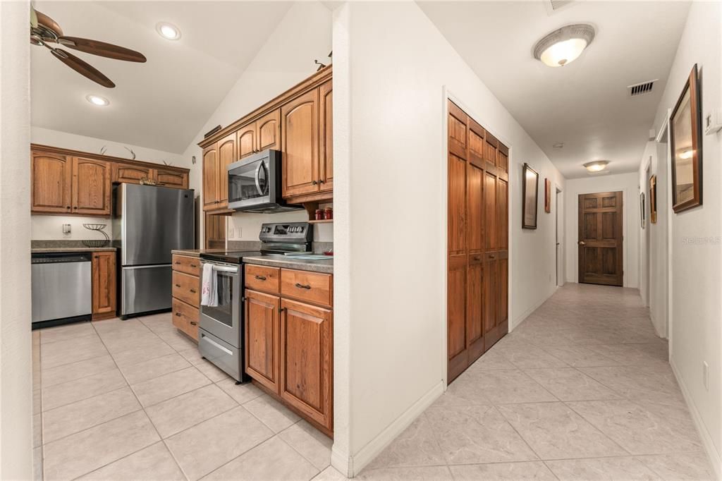 待售: $1,500,000 (3 贝兹, 2 浴室, 1792 平方英尺)