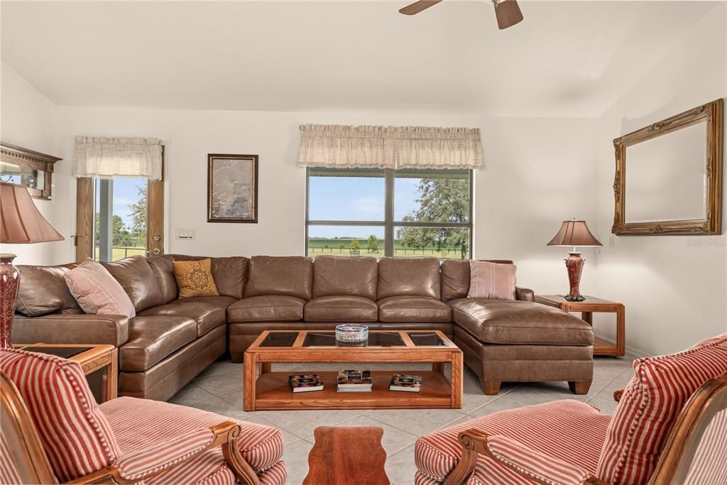 待售: $1,500,000 (3 贝兹, 2 浴室, 1792 平方英尺)