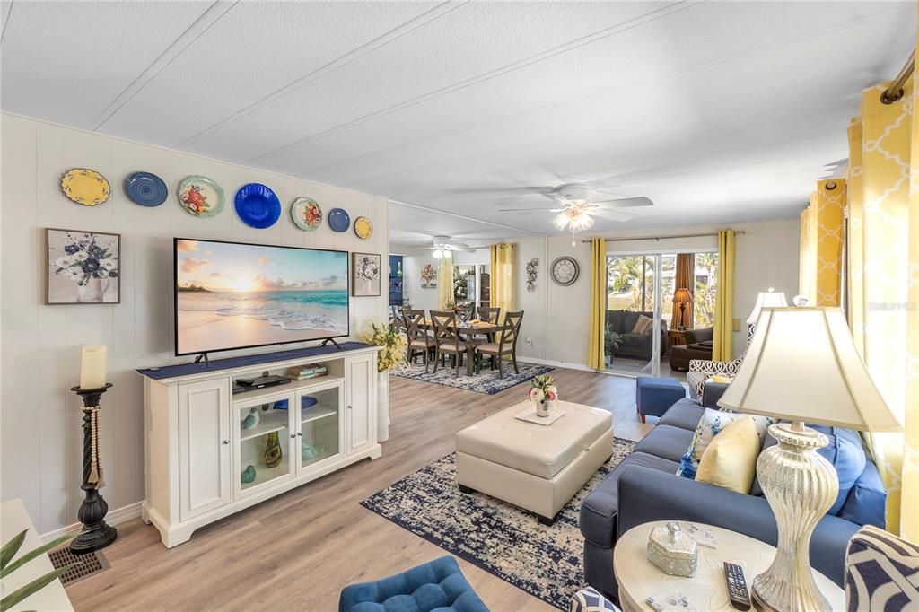 For Sale: $325,000 (2 beds, 2 baths, 1178 Square Feet)