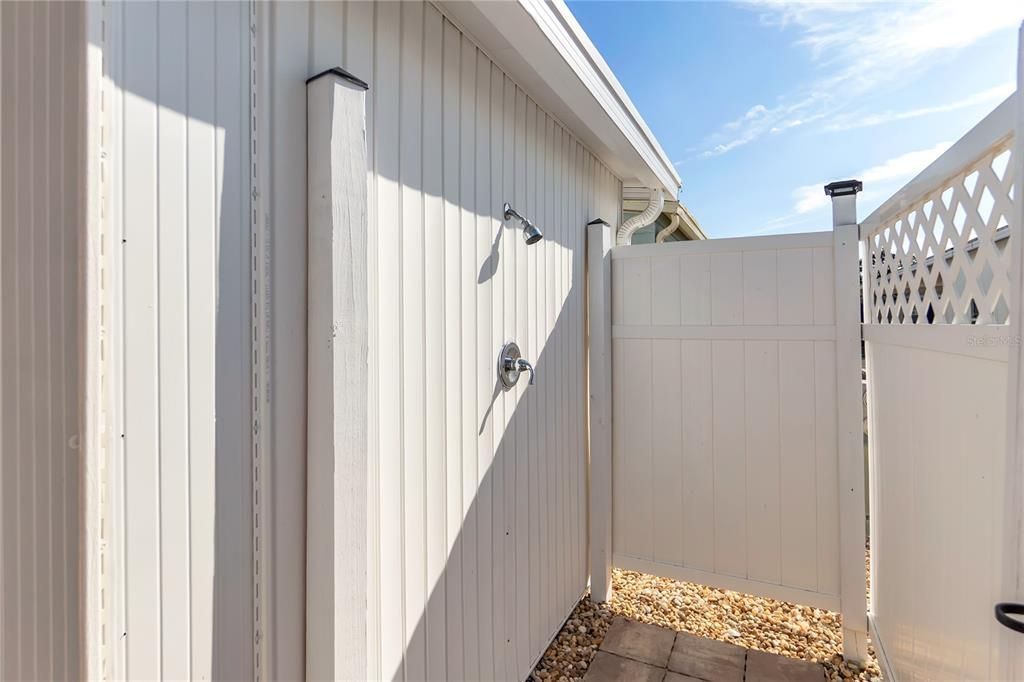 For Sale: $325,000 (2 beds, 2 baths, 1178 Square Feet)