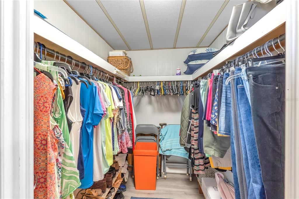 For Sale: $325,000 (2 beds, 2 baths, 1178 Square Feet)