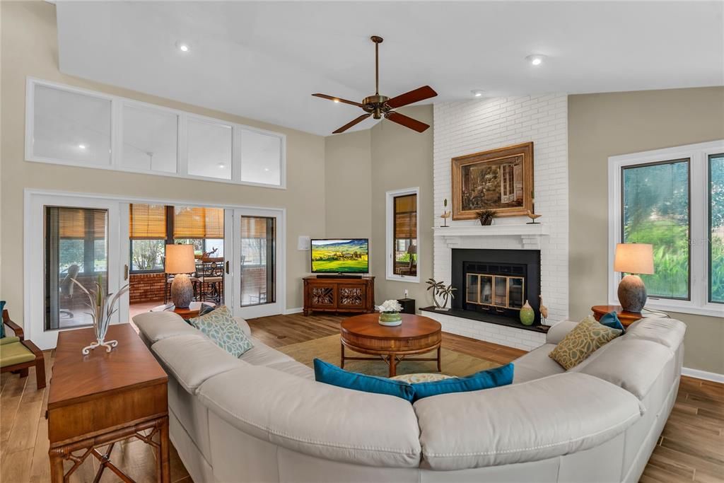 For Sale: $650,000 (3 beds, 2 baths, 2840 Square Feet)