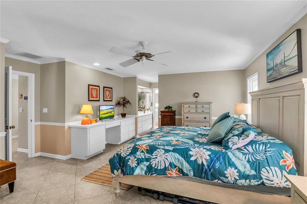 For Sale: $650,000 (3 beds, 2 baths, 2840 Square Feet)