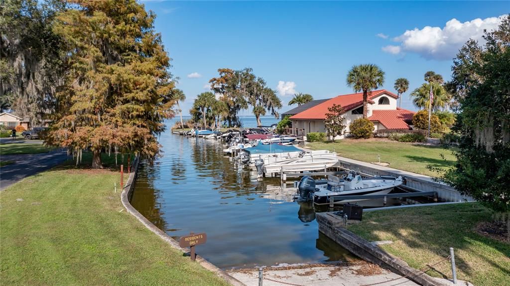 For Sale: $650,000 (3 beds, 2 baths, 2840 Square Feet)