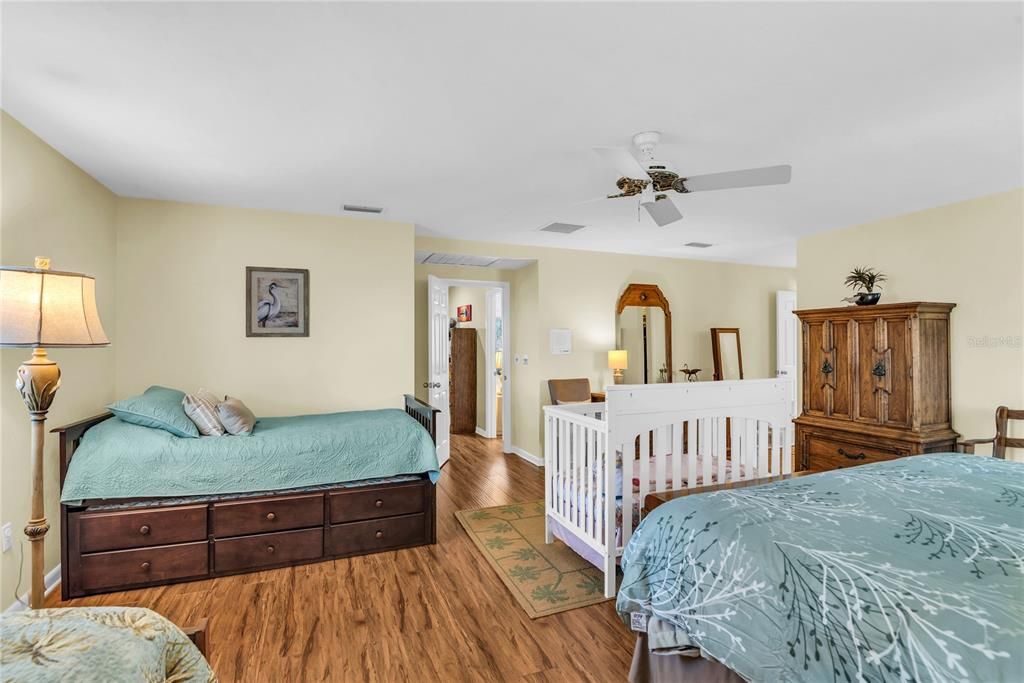 For Sale: $650,000 (3 beds, 2 baths, 2840 Square Feet)