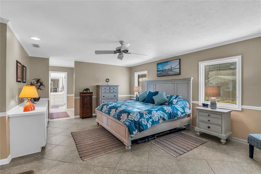 For Sale: $650,000 (3 beds, 2 baths, 2840 Square Feet)