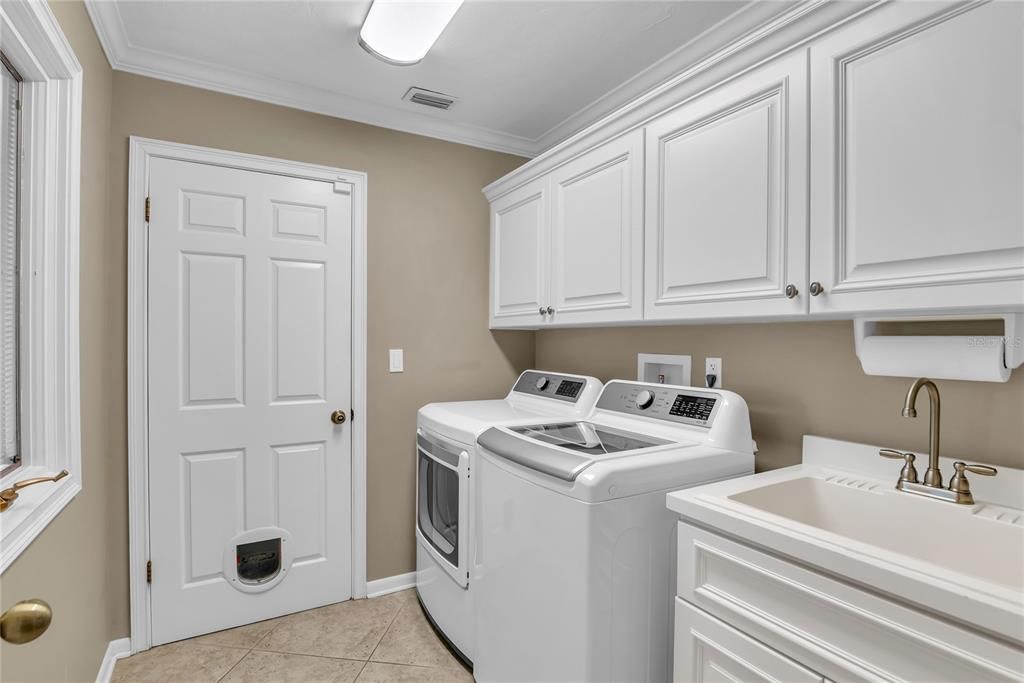 For Sale: $650,000 (3 beds, 2 baths, 2840 Square Feet)