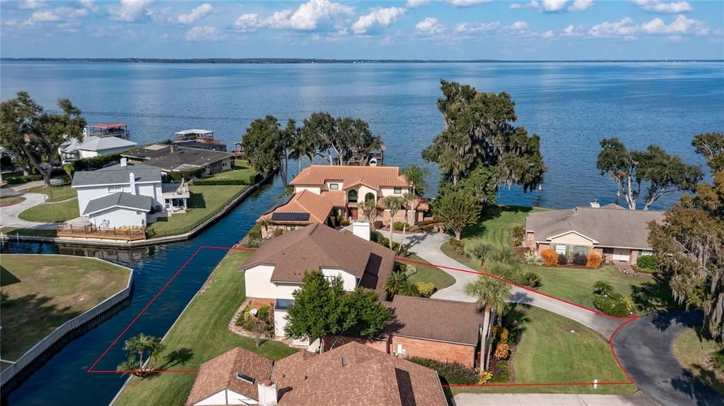 For Sale: $650,000 (3 beds, 2 baths, 2840 Square Feet)