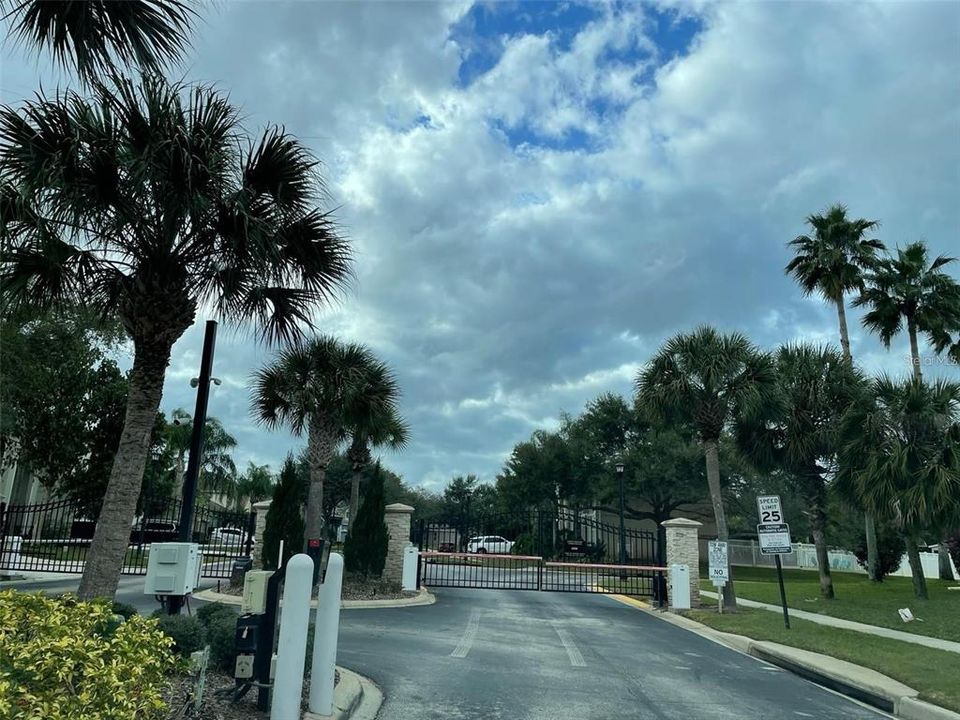 出租: $3,950 (4 贝兹, 3 浴室, 2612 平方英尺)