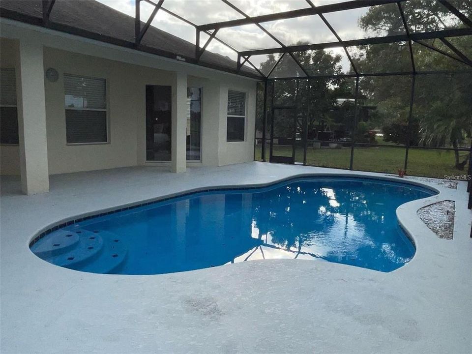 出租: $3,950 (4 贝兹, 3 浴室, 2612 平方英尺)