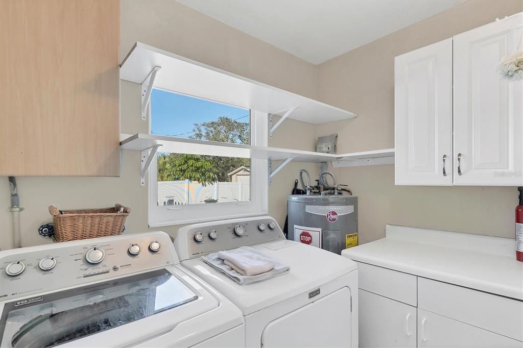 For Sale: $450,000 (3 beds, 2 baths, 1676 Square Feet)