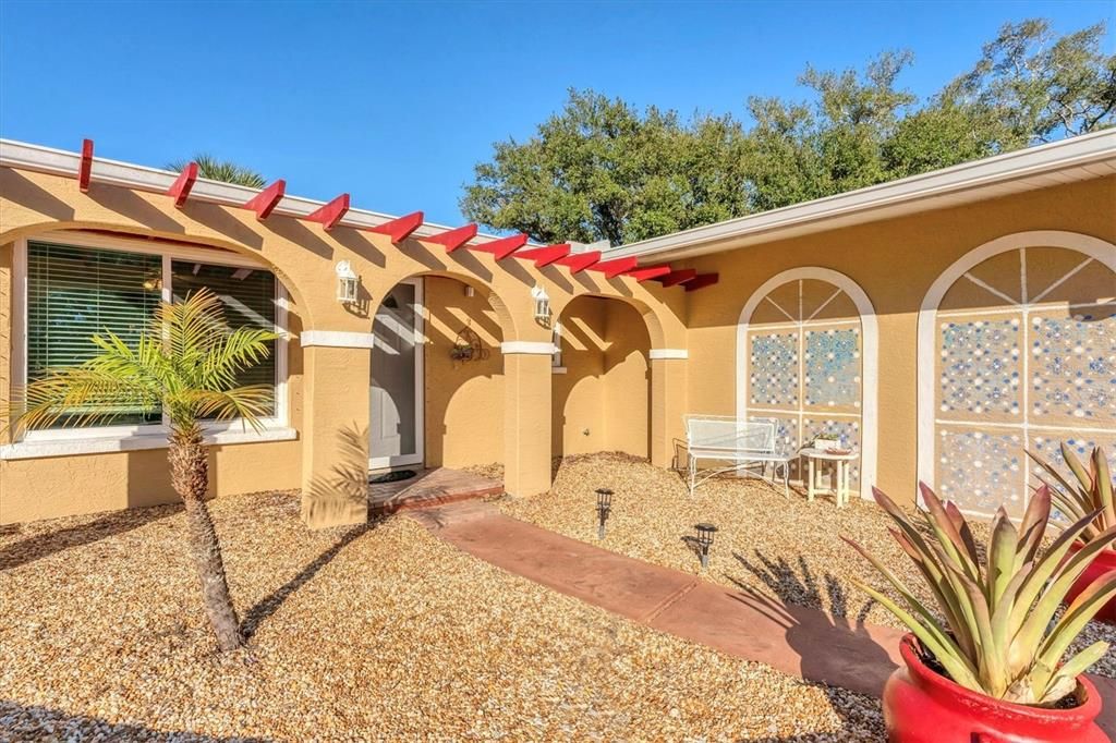 For Sale: $450,000 (3 beds, 2 baths, 1676 Square Feet)