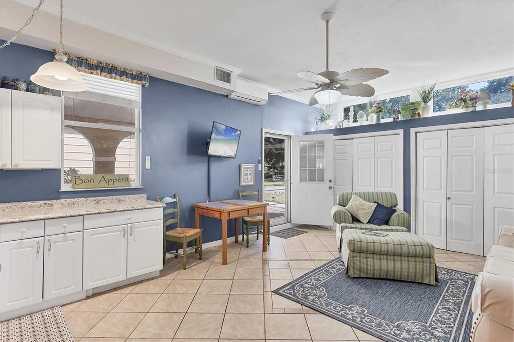 For Sale: $450,000 (3 beds, 2 baths, 1676 Square Feet)