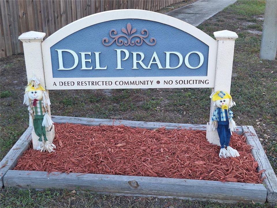 For Sale: $599,000 (4 beds, 2 baths, 1991 Square Feet)