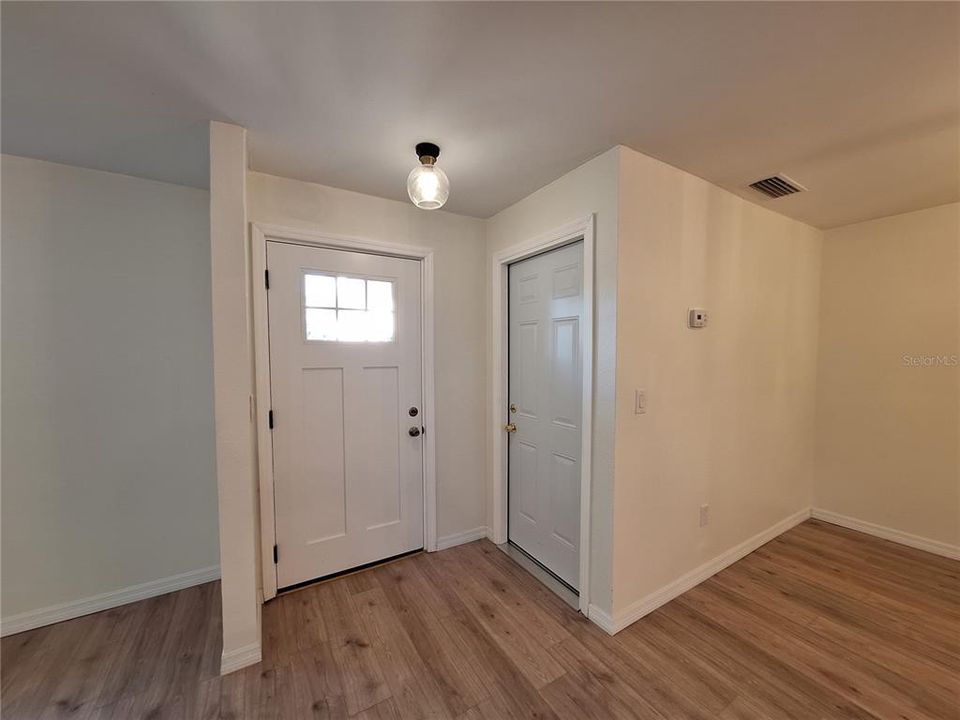 For Sale: $599,000 (4 beds, 2 baths, 1991 Square Feet)