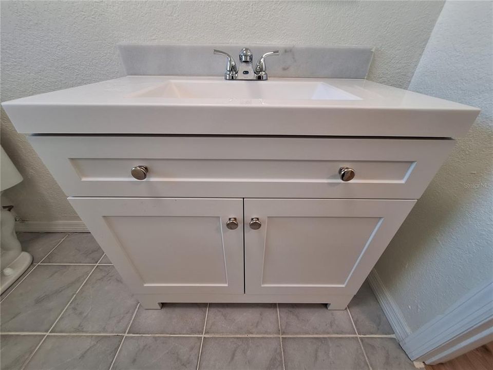 For Sale: $599,000 (4 beds, 2 baths, 1991 Square Feet)