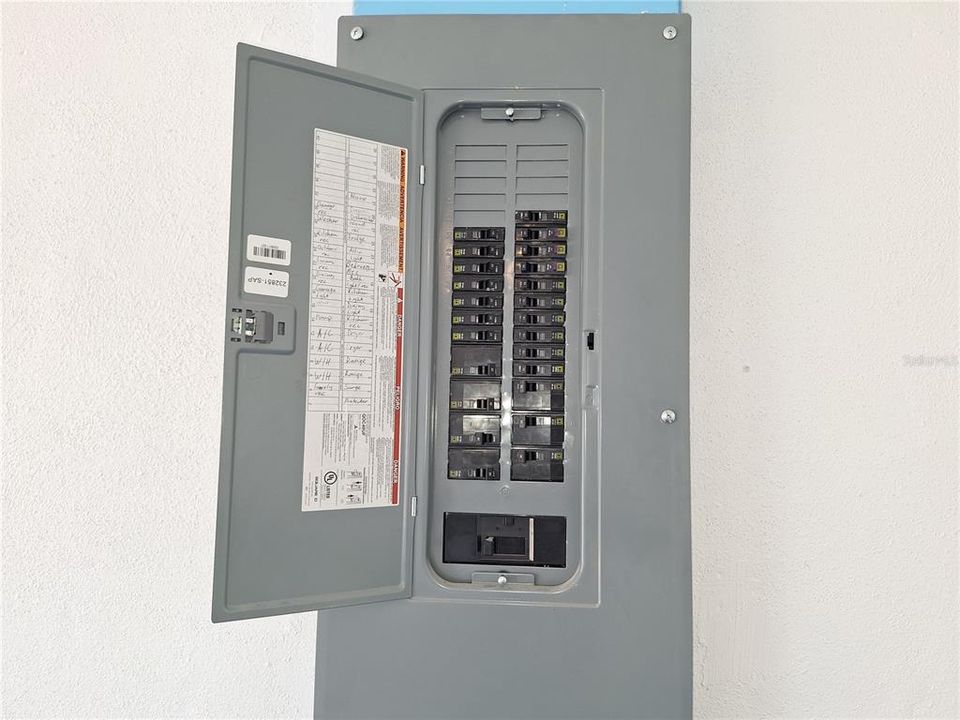 For Sale: $599,000 (4 beds, 2 baths, 1991 Square Feet)