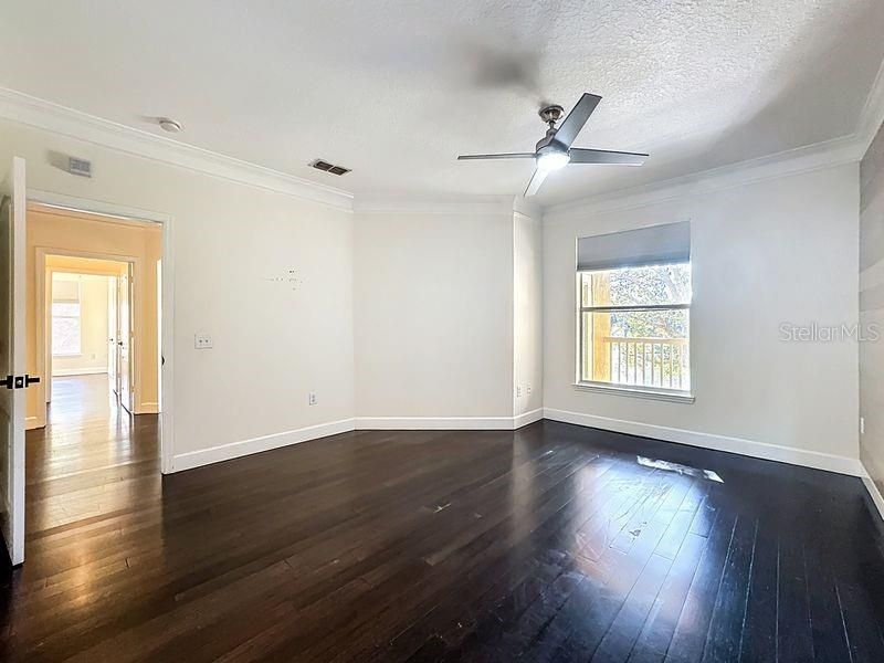 待售: $267,000 (2 贝兹, 2 浴室, 1352 平方英尺)