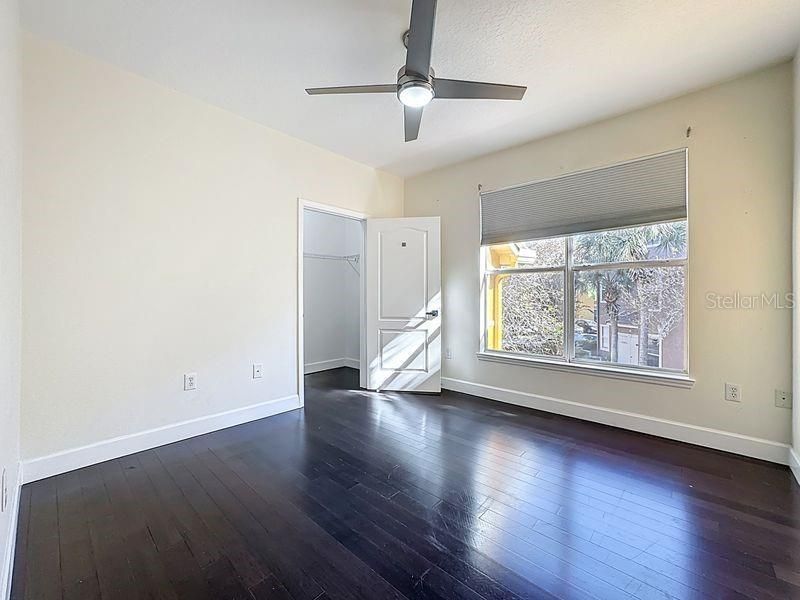 待售: $267,000 (2 贝兹, 2 浴室, 1352 平方英尺)