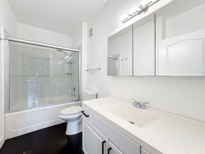 待售: $267,000 (2 贝兹, 2 浴室, 1352 平方英尺)