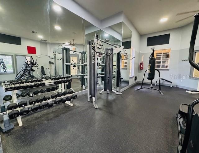 待售: $267,000 (2 贝兹, 2 浴室, 1352 平方英尺)