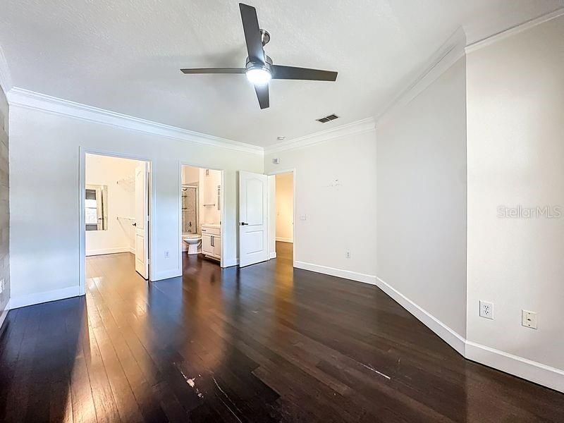 待售: $267,000 (2 贝兹, 2 浴室, 1352 平方英尺)