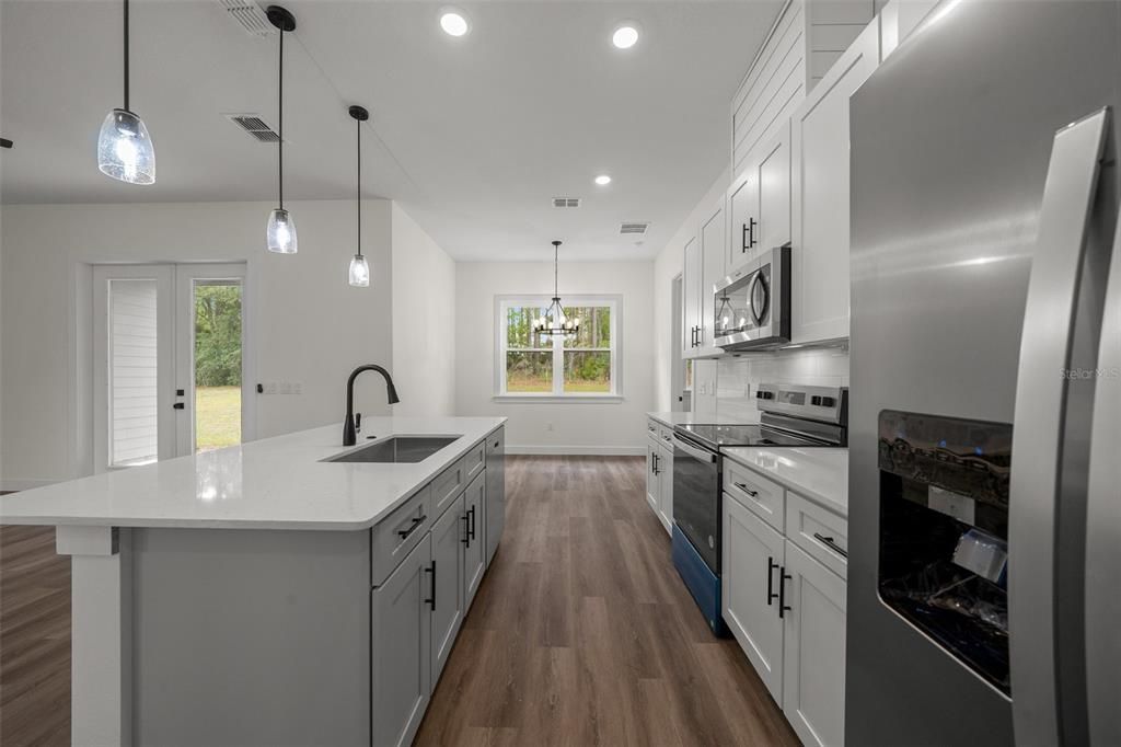 For Rent: $1,875 (3 beds, 2 baths, 1452 Square Feet)