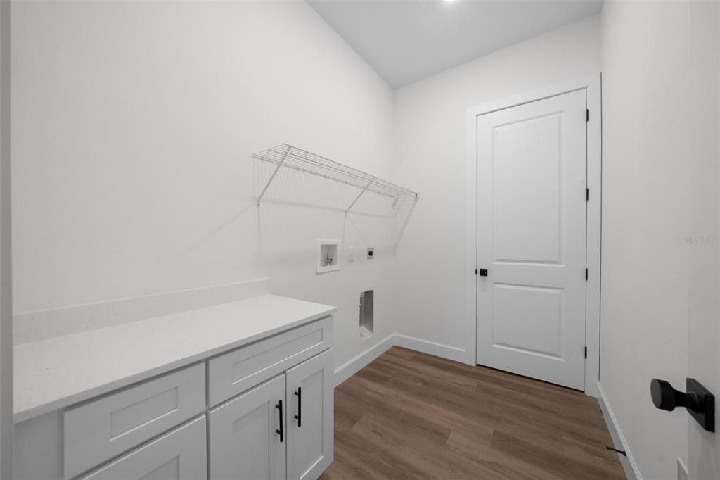 For Rent: $1,875 (3 beds, 2 baths, 1452 Square Feet)