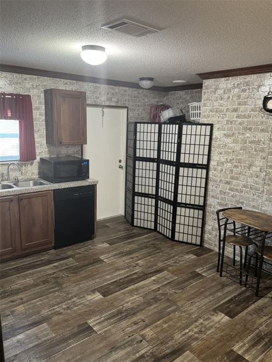 En Venta: $240,000 (3 camas, 2 baños, 936 Pies cuadrados)