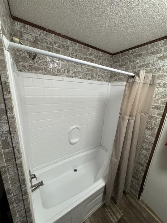 En Venta: $240,000 (3 camas, 2 baños, 936 Pies cuadrados)