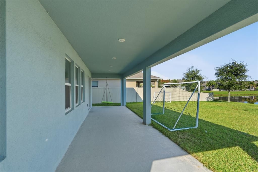 待售: $450,000 (5 贝兹, 3 浴室, 2569 平方英尺)