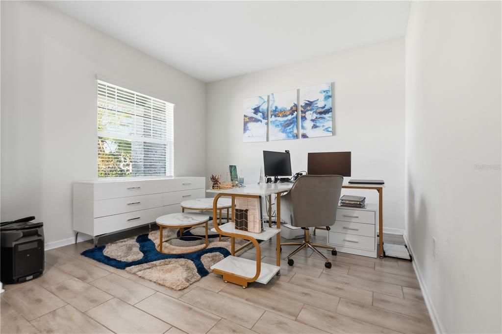 待售: $450,000 (5 贝兹, 3 浴室, 2569 平方英尺)