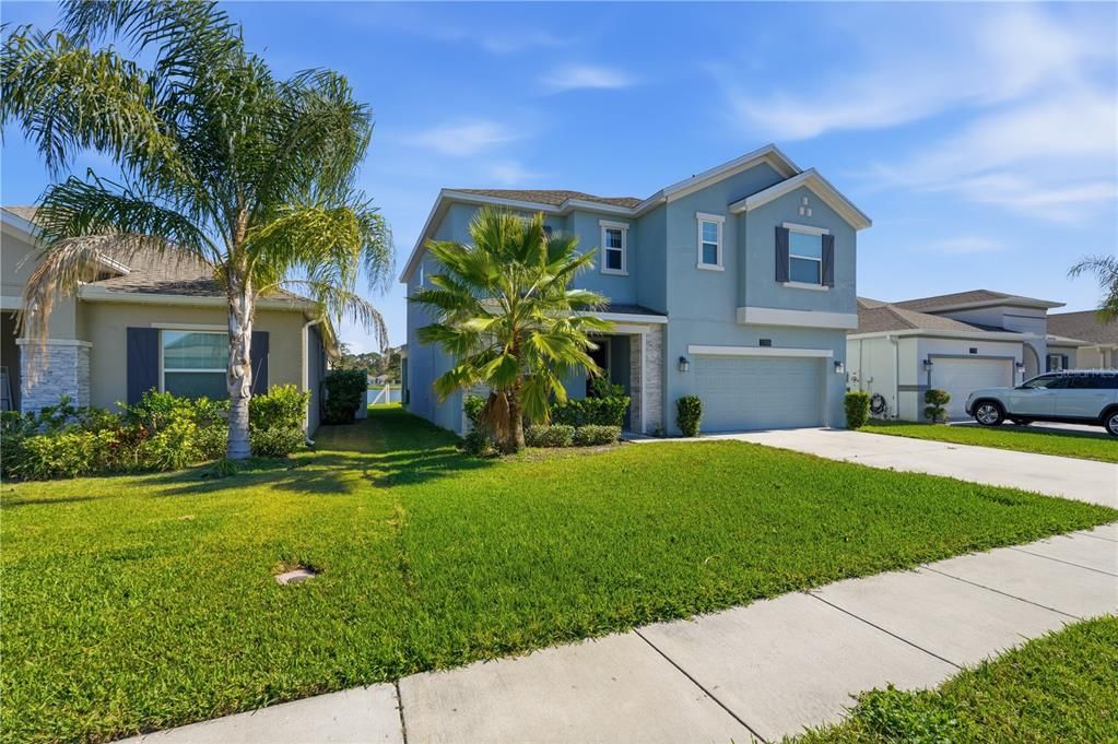 待售: $450,000 (5 贝兹, 3 浴室, 2569 平方英尺)