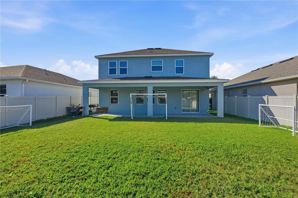 待售: $450,000 (5 贝兹, 3 浴室, 2569 平方英尺)