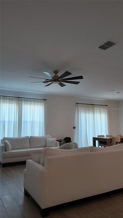 For Rent: $2,900 (4 beds, 2 baths, 2149 Square Feet)