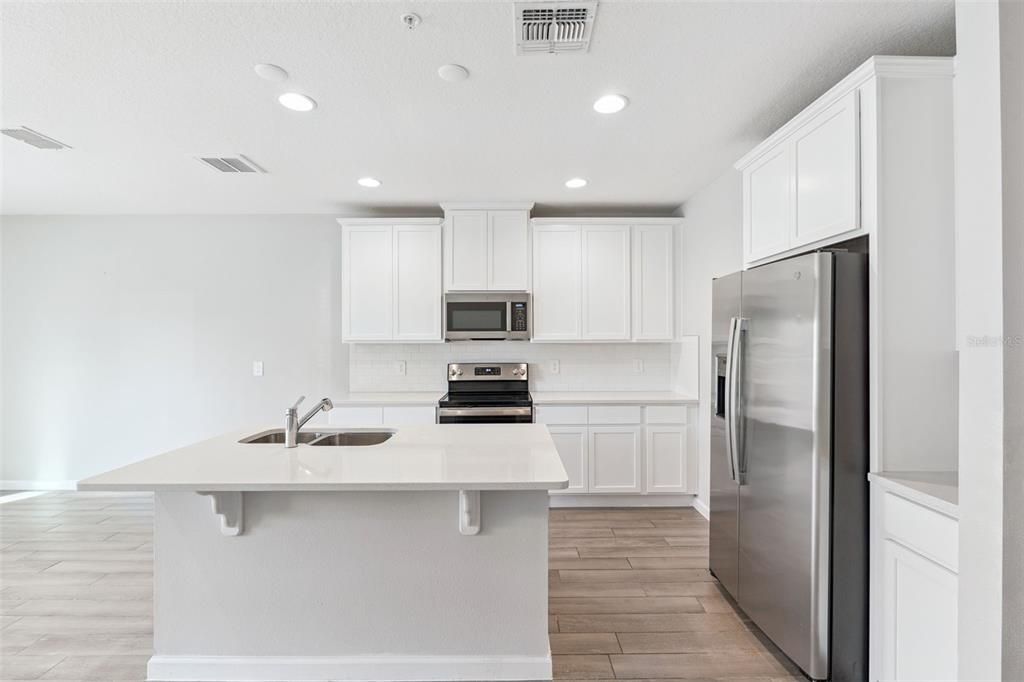 For Rent: $2,300 (3 beds, 2 baths, 1540 Square Feet)