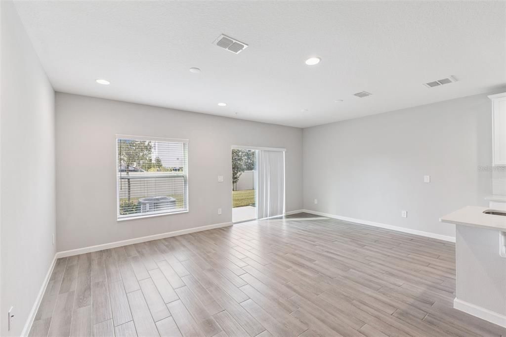 For Rent: $2,300 (3 beds, 2 baths, 1540 Square Feet)