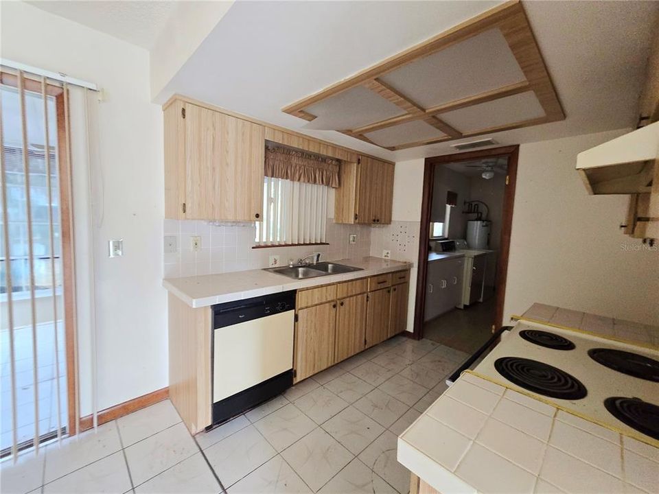 For Sale: $134,000 (2 beds, 2 baths, 864 Square Feet)