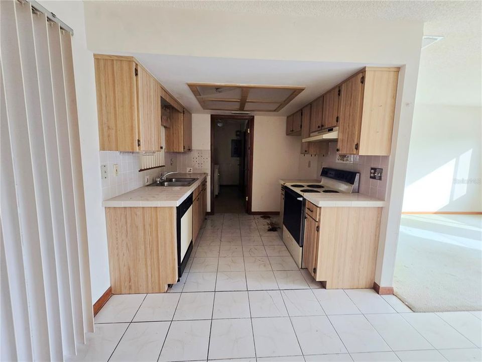 For Sale: $134,000 (2 beds, 2 baths, 864 Square Feet)