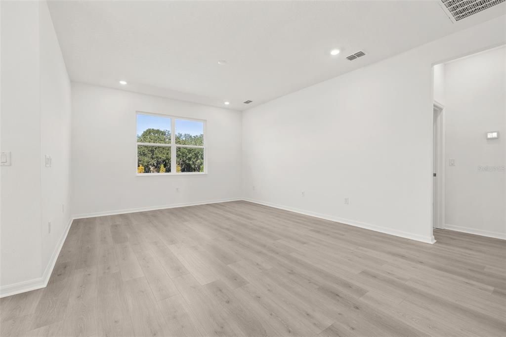 На продажу: $349,990 (4 спален, 2 ванн, 1938 Квадратных фут)