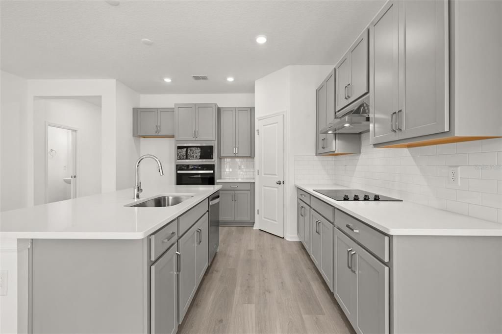 На продажу: $349,990 (4 спален, 2 ванн, 1938 Квадратных фут)