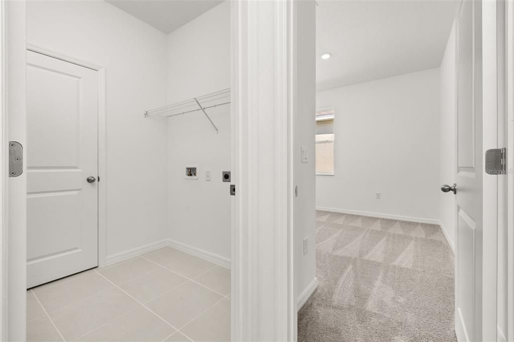 На продажу: $349,990 (4 спален, 2 ванн, 1938 Квадратных фут)