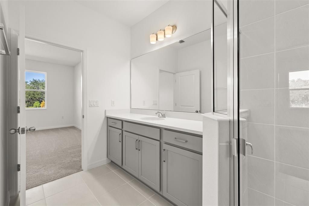 На продажу: $349,990 (4 спален, 2 ванн, 1938 Квадратных фут)